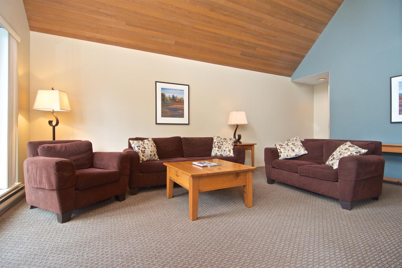 Snowbird By Bill Apartment *